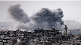 حماس تهدد بأن العمليات الهمجية العسكرية الإسرائيلية في غزة قد تعيد محادثات وقف إطلاق النار إلى المربع الأول .